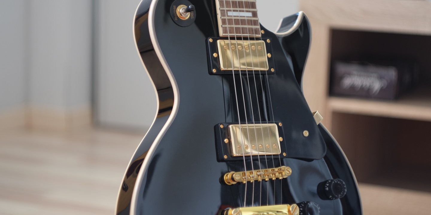 gibson electric guitar